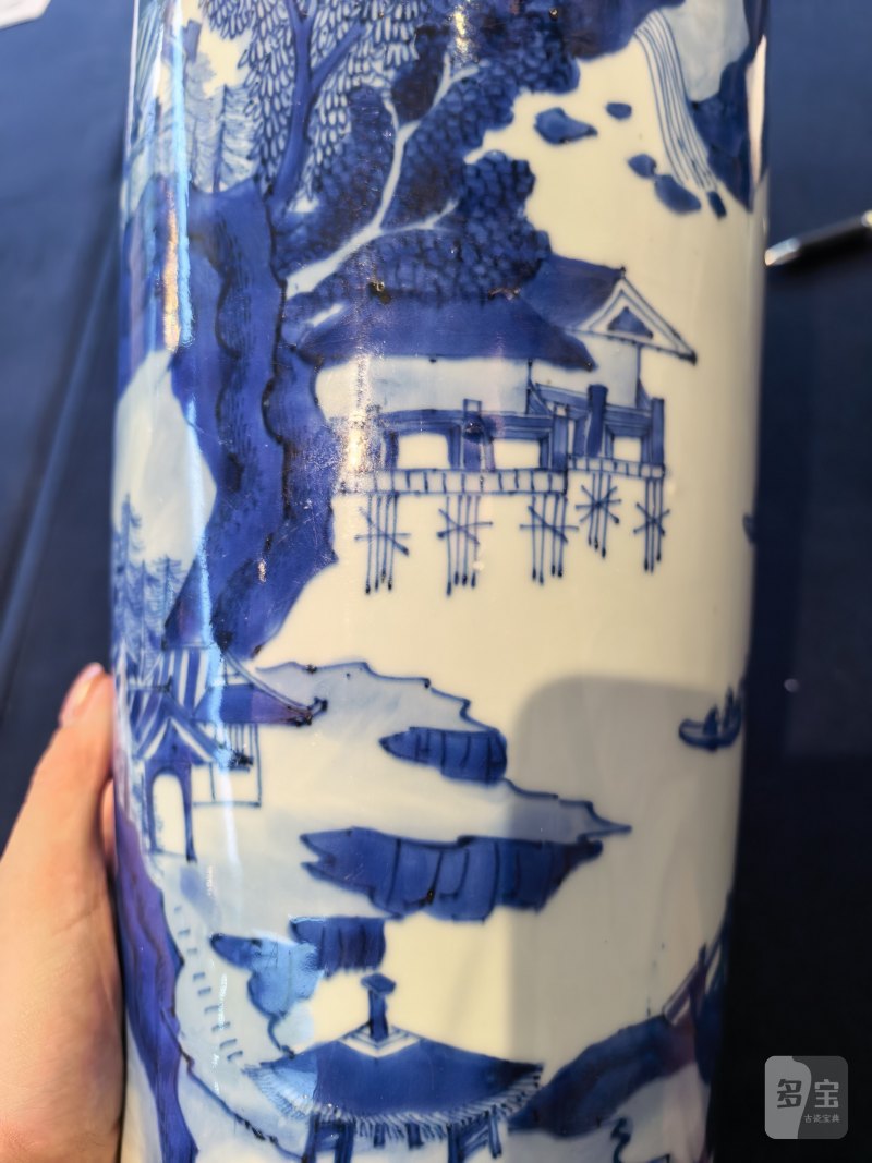 明崇祯 青花山水人物筒瓶 - 图10